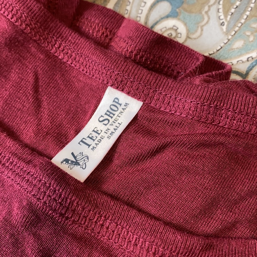 Form Fitting Tee w/ Ruching Detail - Picture 2 of 8
